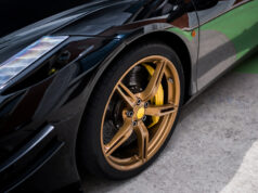 Tendencias en personalización de autos: wraps, rines y más