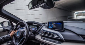 Los 7 gadgets imprescindibles para tener en el auto en 2025