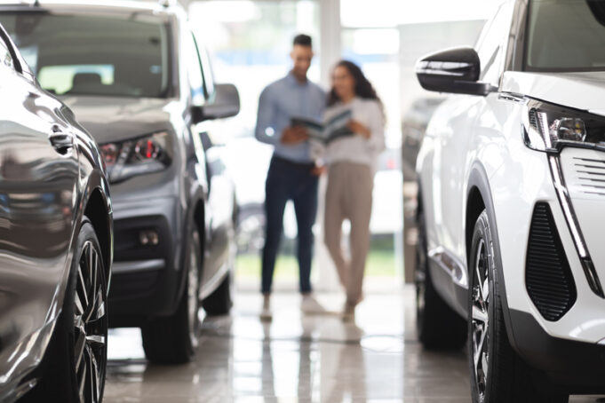 ¿Auto nuevo o seminuevo premium? ¿Qué conviene más en 2025?