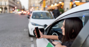 Taxis y plataformas móviles en transición: ¿cómo avanzan hacia lo eléctrico?