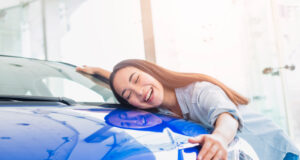 Cuidado estético: tips para mantener tu auto reluciente