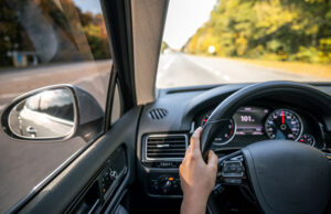 ¿Qué se siente manejar un auto con dirección variable?