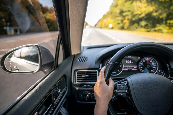 ¿Qué se siente manejar un auto con dirección variable?