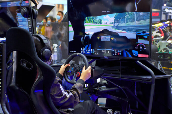 De los videojuegos al volante: cómo los simuladores forman mejores conductores